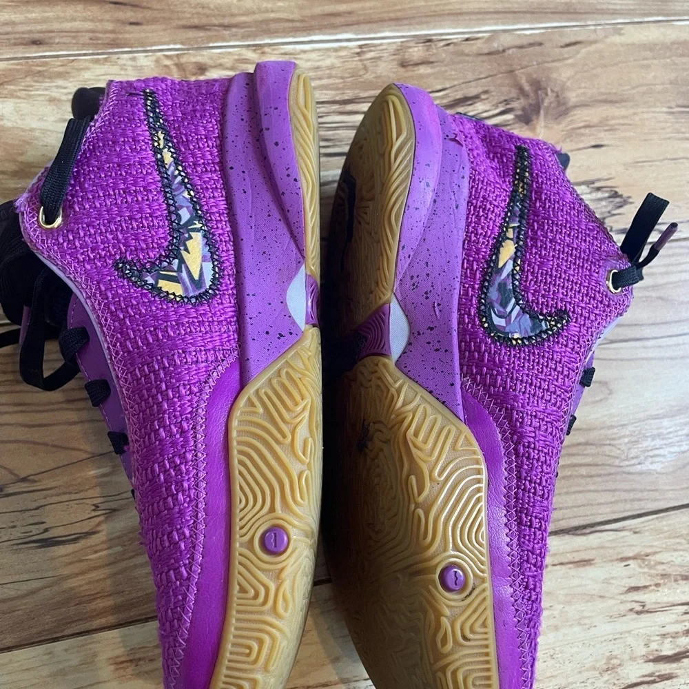 Nike LeBron pink diamond collection vivid purple youth size 5.5Y teen